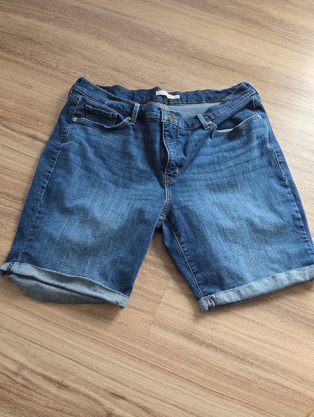 Levi's Mid-Blue Denim Roll-Hem Women’s Shorts